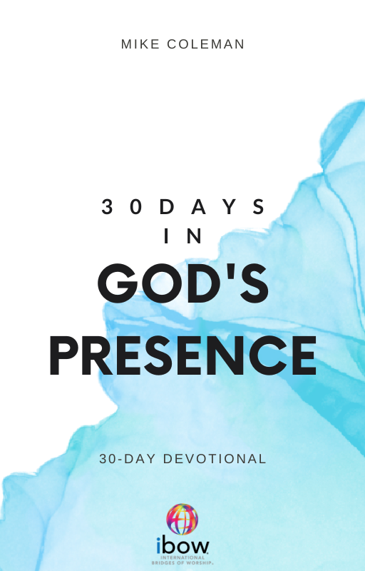 30 Days in God's Presence Devotional Cover